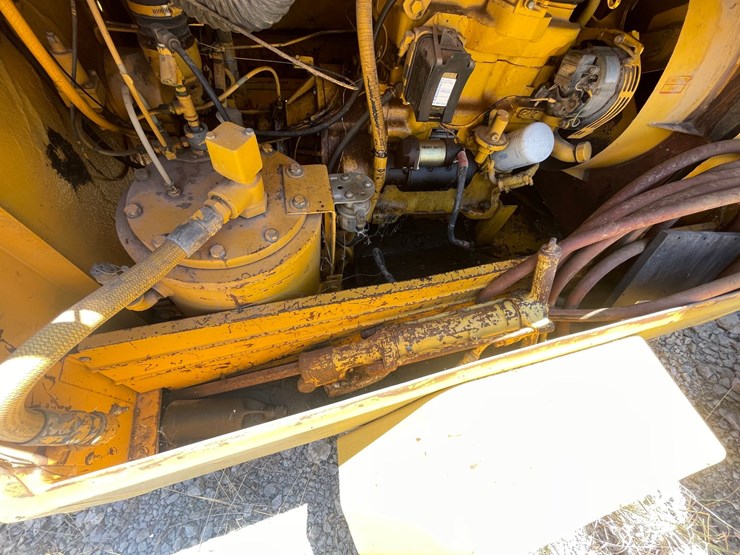 #1048-•-air-compressor-image-16