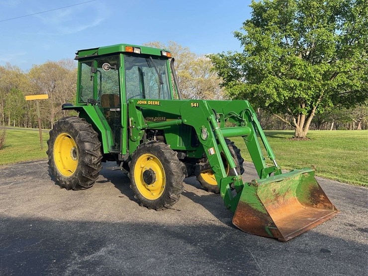 john-deere-5210-image-1