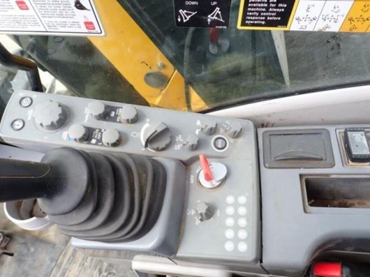2022-deere-75g-image-14