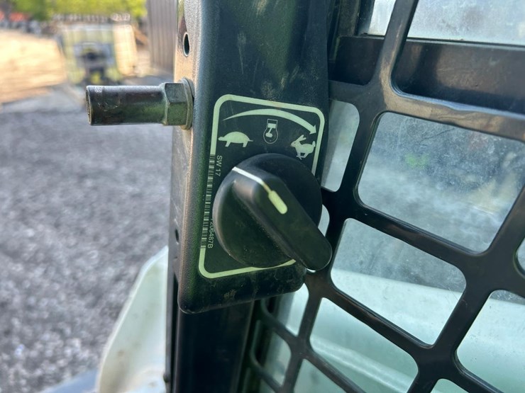 2018-bobcat-t650-image-23