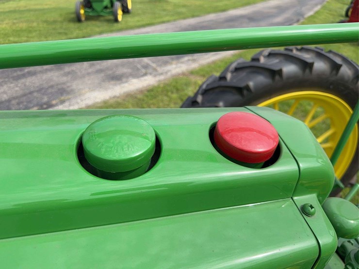 john-deere-b-image-13