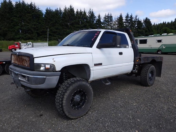 1998-dodge-ram-2500-image-1