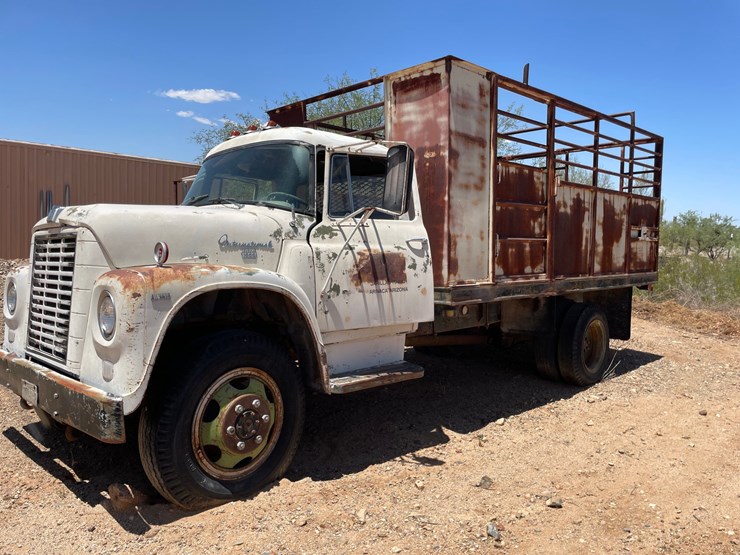 1965-international-loadstar-image-1