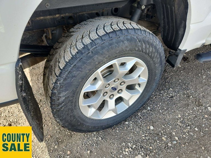 2022-ford-f150-xl-image-33