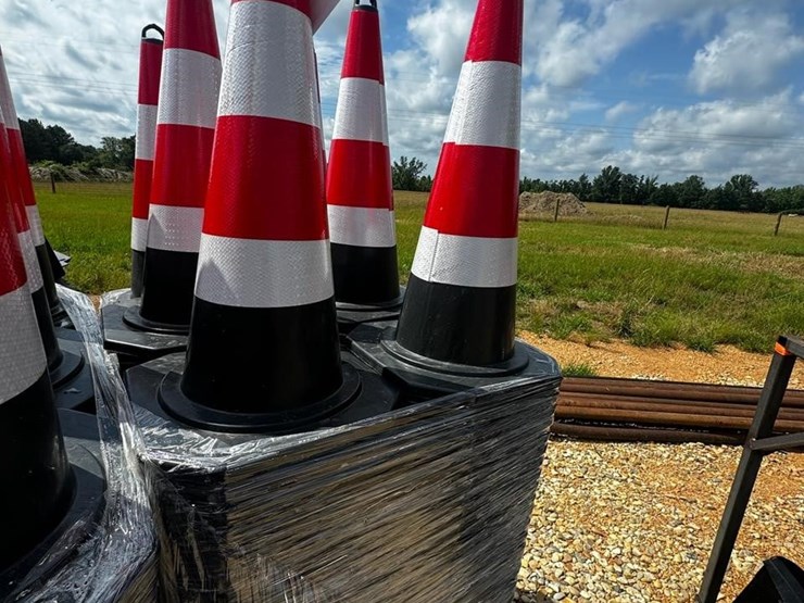 set-of-safety-traffic-cones-image-2