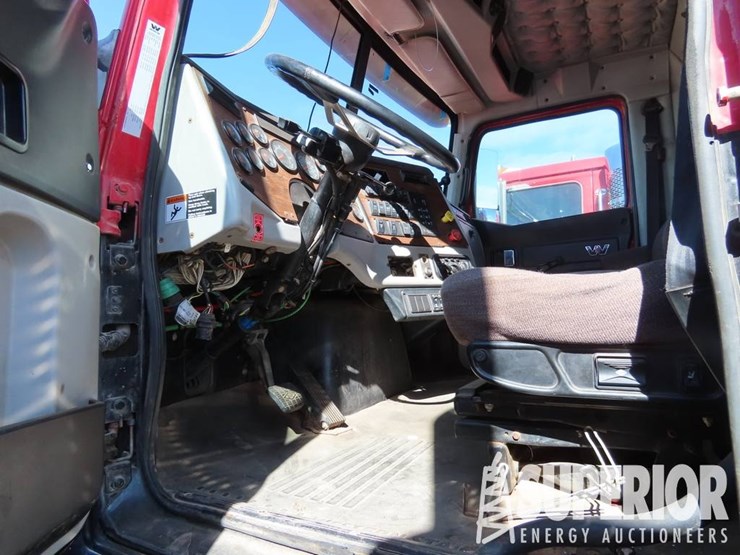 2015-western-star-4900-image-6