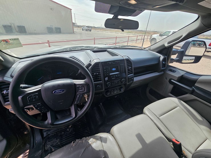 2022-ford-f250-image-9