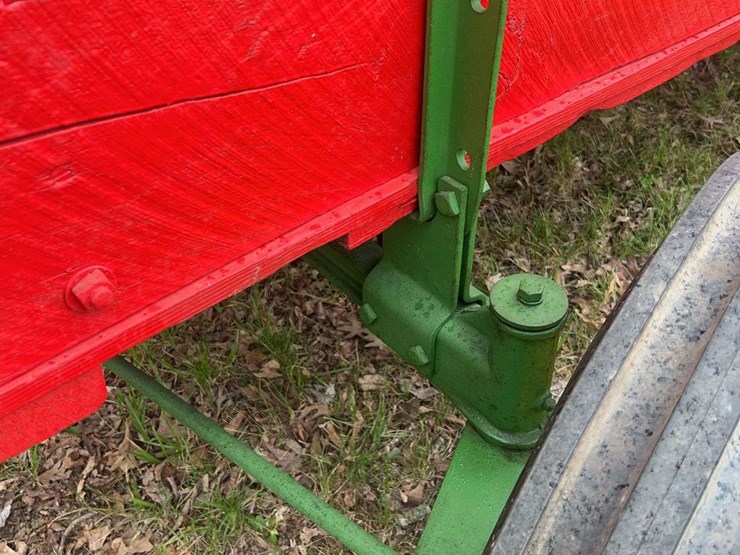 john-deere-wagon-image-9