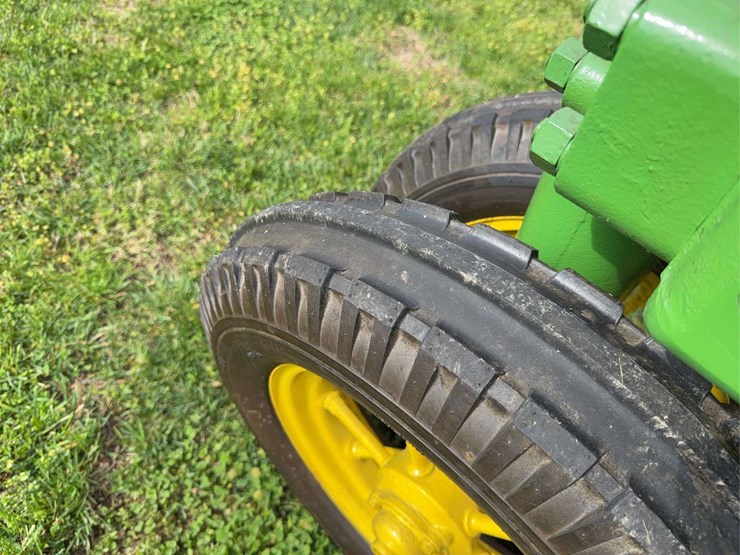 john-deere-b-image-12