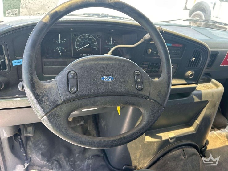 1992-ford-cargo-image-11