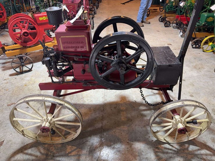 international-harvester-famous-2-1/2hp-image-6