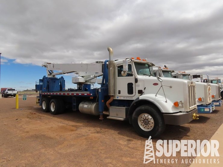 2008-peterbilt-365-image-1