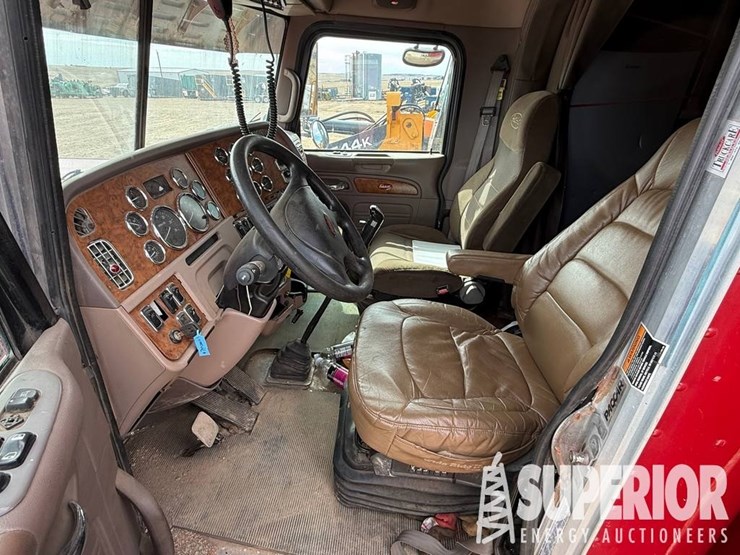 2008-peterbilt-389-image-5
