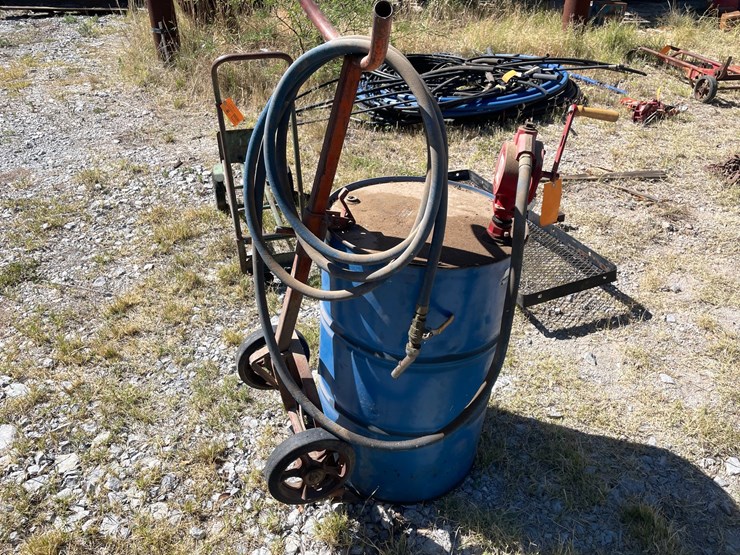 #1078-•-barrel-with-hand-operated-pump-image-3
