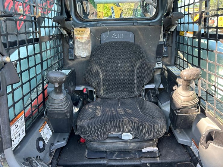 2021-bobcat-t770-image-19