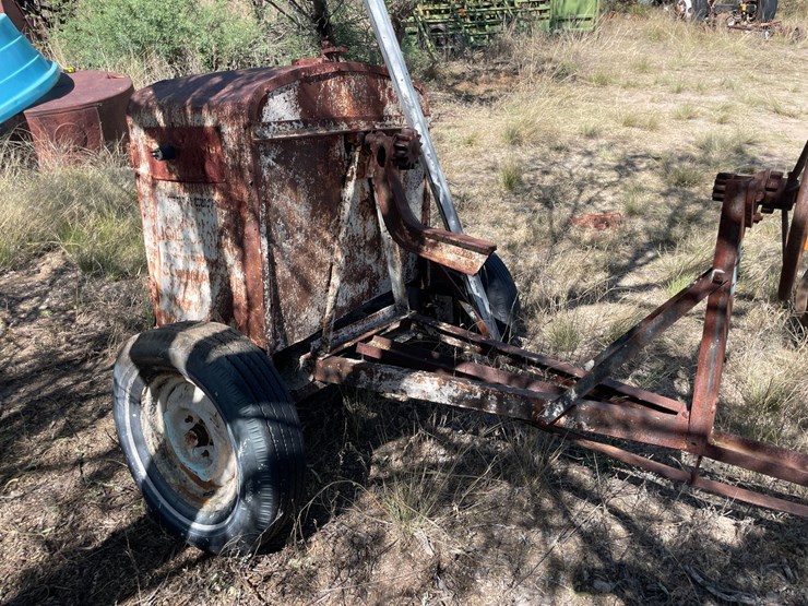 #1034-•-cement-mixer-on-trailer,-parts-only-image-8