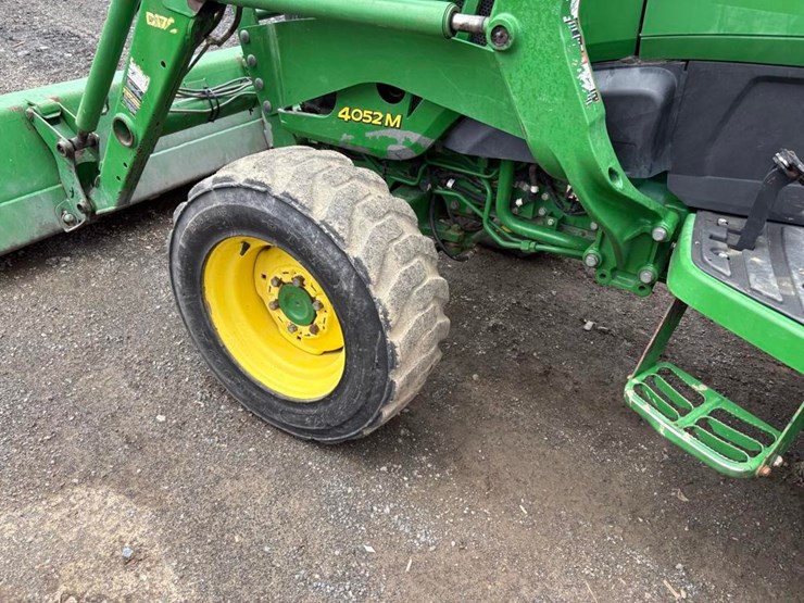 john-deere-4052m-image-13