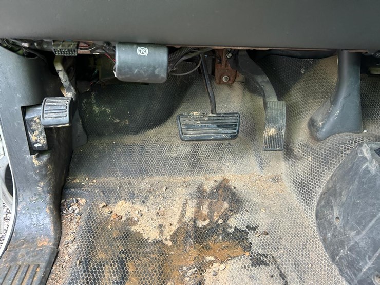 2006-chevrolet-2500-image-21