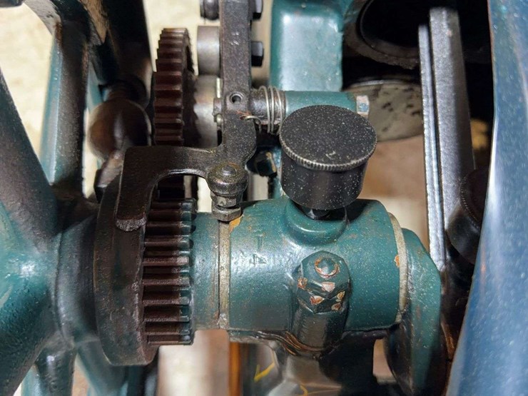1925-fuller-and-johnson-1-1/2hp-image-16