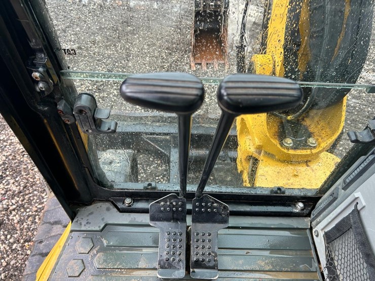 2016-caterpillar-305e2-image-25