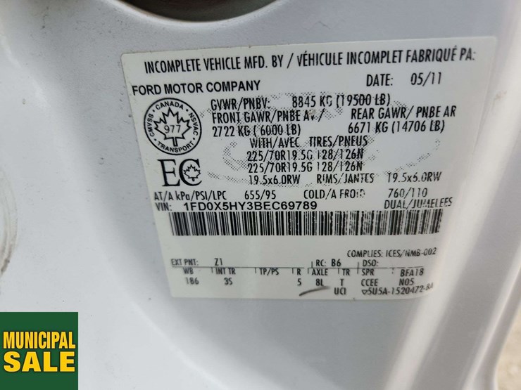 2011-ford-f550-image-8