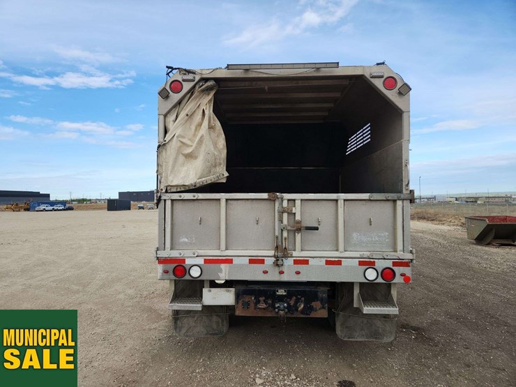 2011-ford-f550-image-27