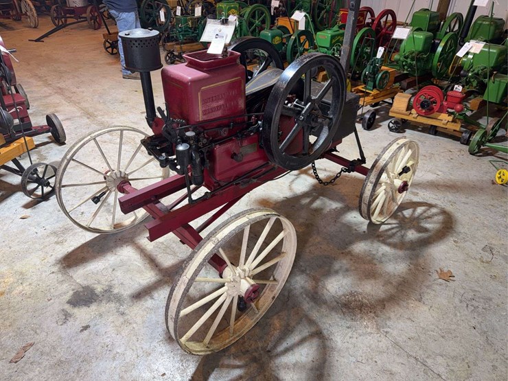 international-harvester-famous-2-1/2hp-image-1