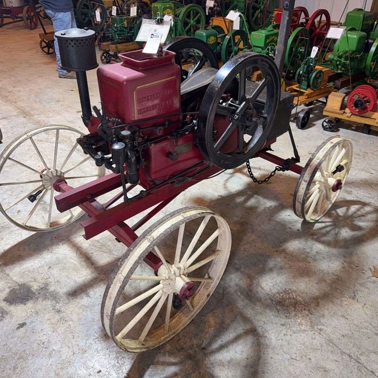 International Harvester Famous 2-1/2HP