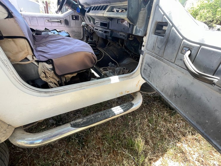 1994-jeep-wrangler-image-26