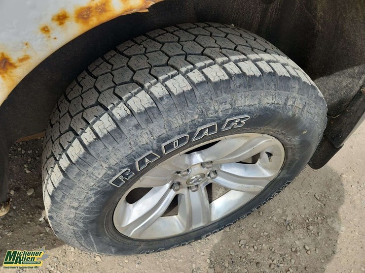 2013-dodge-1500-image-32