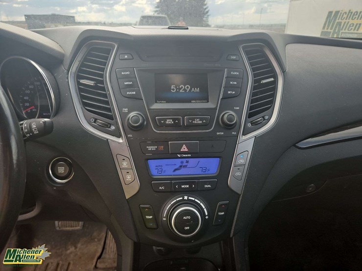 2015-hyundai-santa-fe-image-22