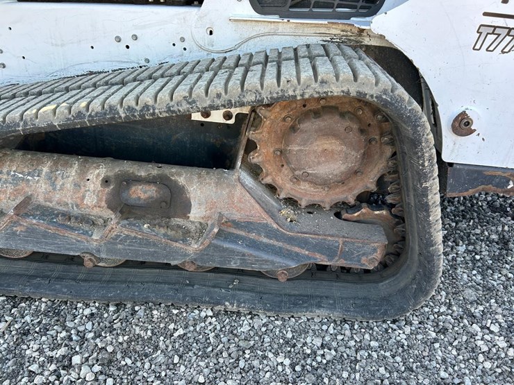 2021-bobcat-t770-image-18