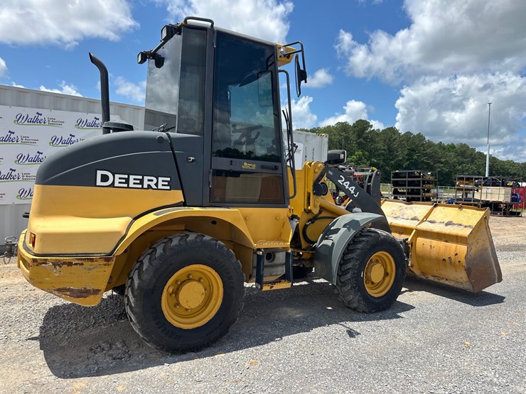 2012-deere-244j-image-2