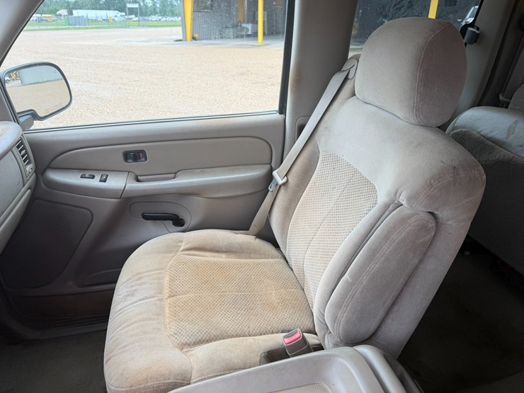 2002-chevrolet-silverado-2500hd-image-9
