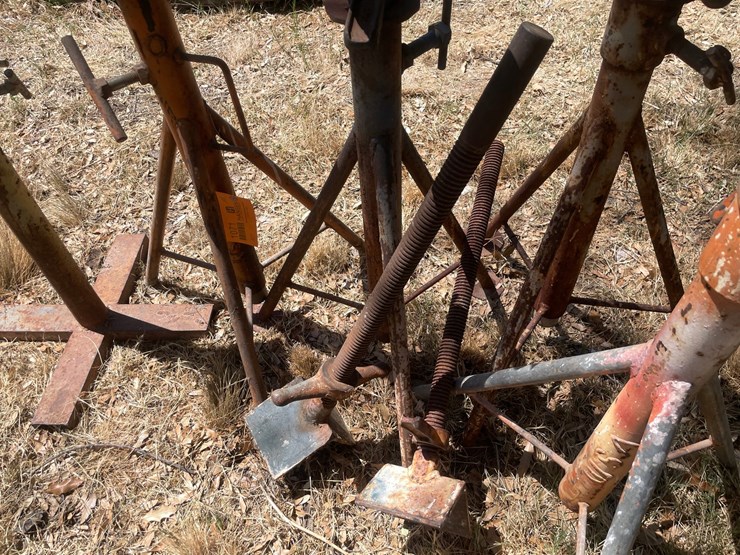 #1071-•-pipe-stands-image-5