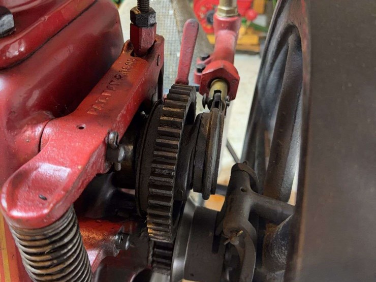international-harvester-famous-2hp-image-16