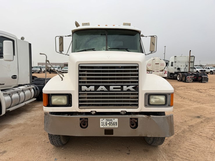 2001-mack-ch613-image-2