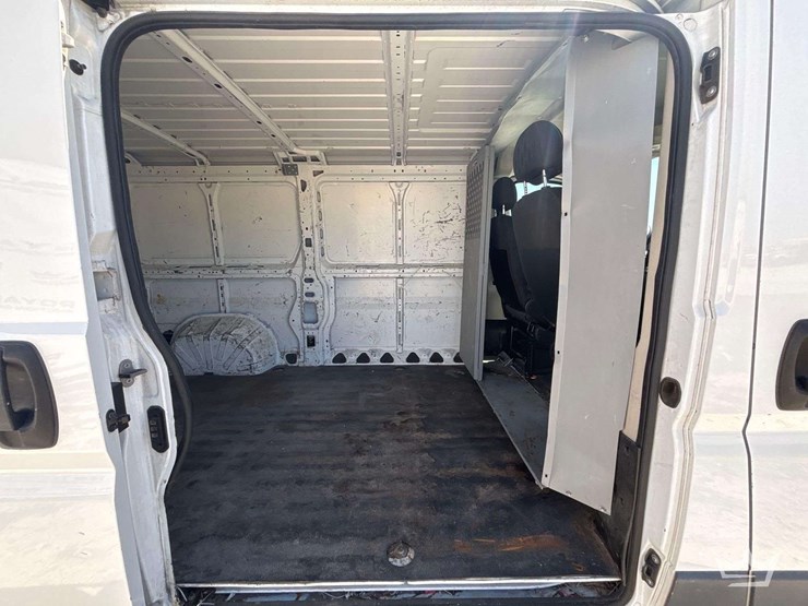 2018-ram-promaster-1500-image-11