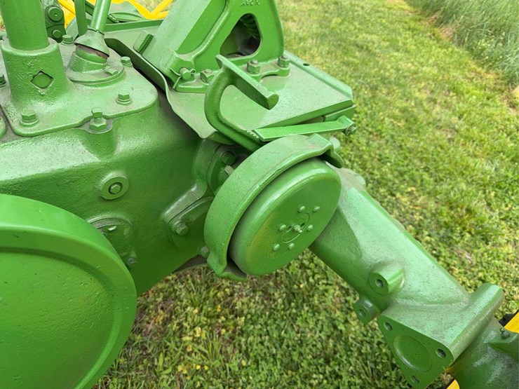 john-deere-b-image-36