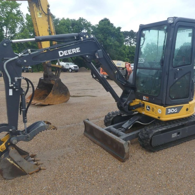 DEERE 30G