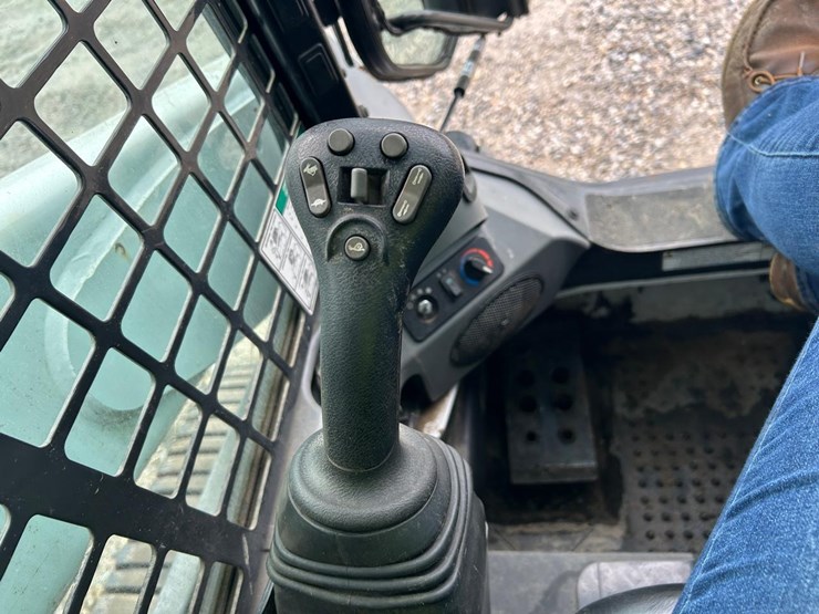 2019-bobcat-t770-image-22