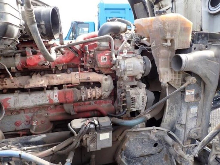 2016-kenworth-t880-image-35