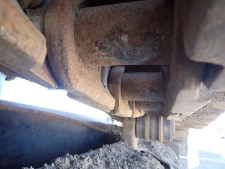 2017-deere-250g-lc-image-55