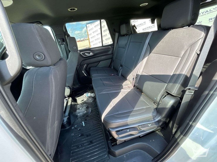 2023-chevrolet-tahoe-image-23
