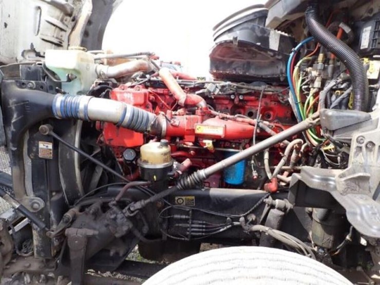 2016-kenworth-t880-image-26