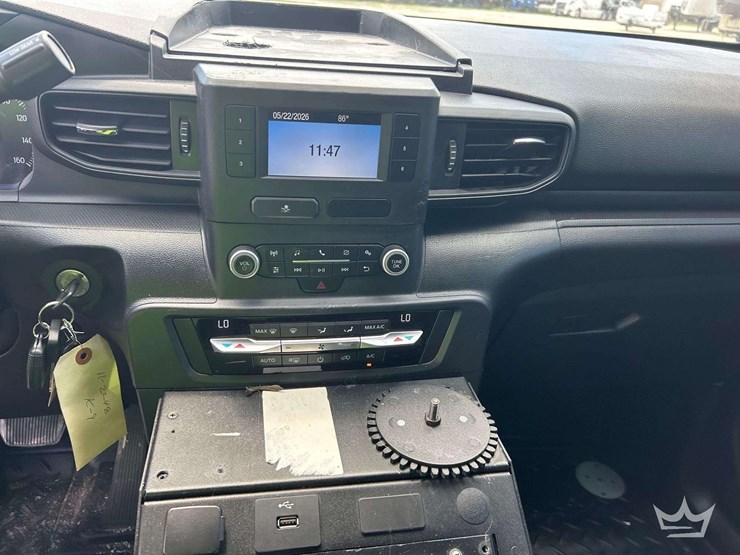 2020-ford-explorer-image-15