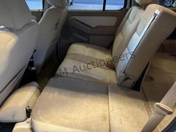 2009-ford-explorer-image-24