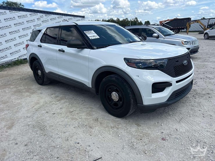 2020-ford-explorer-image-2
