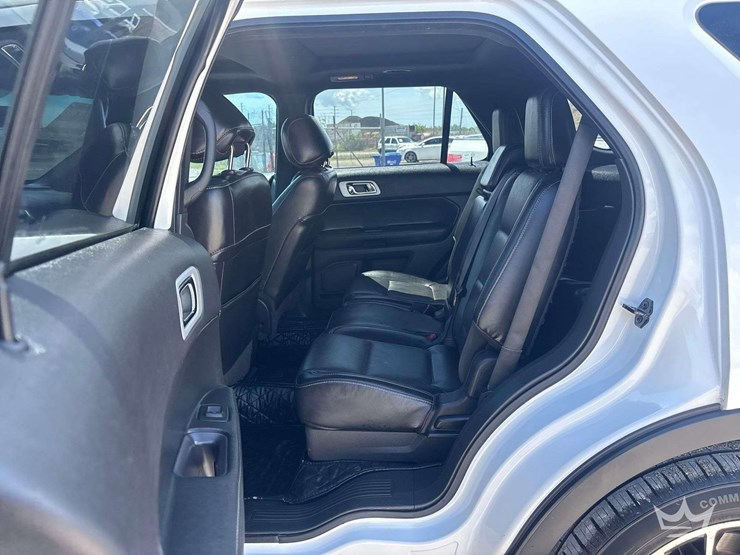 2014-ford-explorer-image-22