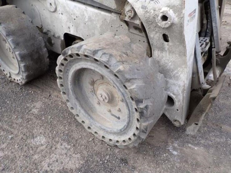 2021-bobcat-s740-image-35